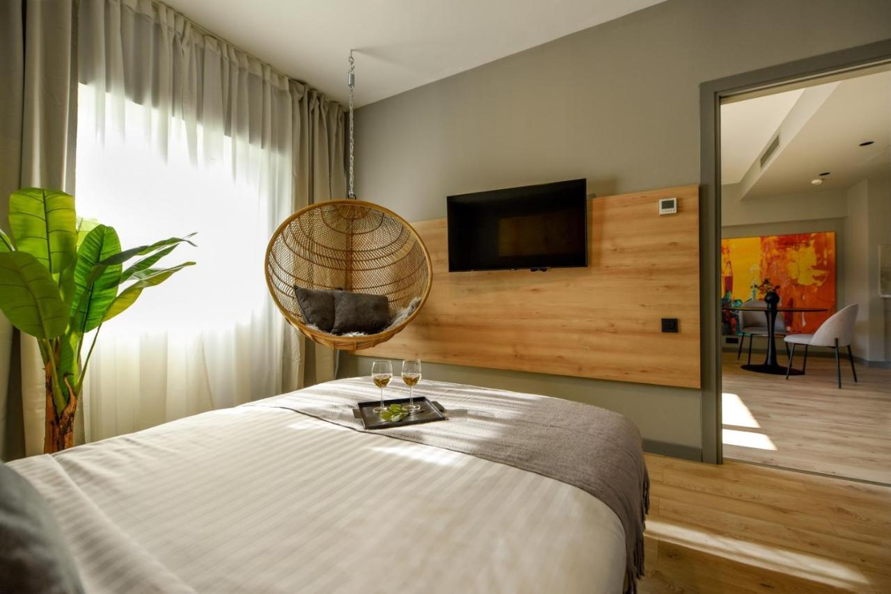 Luxury Apartment Near Radisson Hotel - Wall Projector & Modern Design Букурещ Екстериор снимка